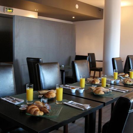 Hotel Bar Le Globe Saint-Die-des-Vosges Bagian luar foto