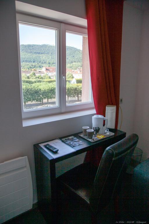 Hotel Bar Le Globe Saint-Die-des-Vosges Ruang foto