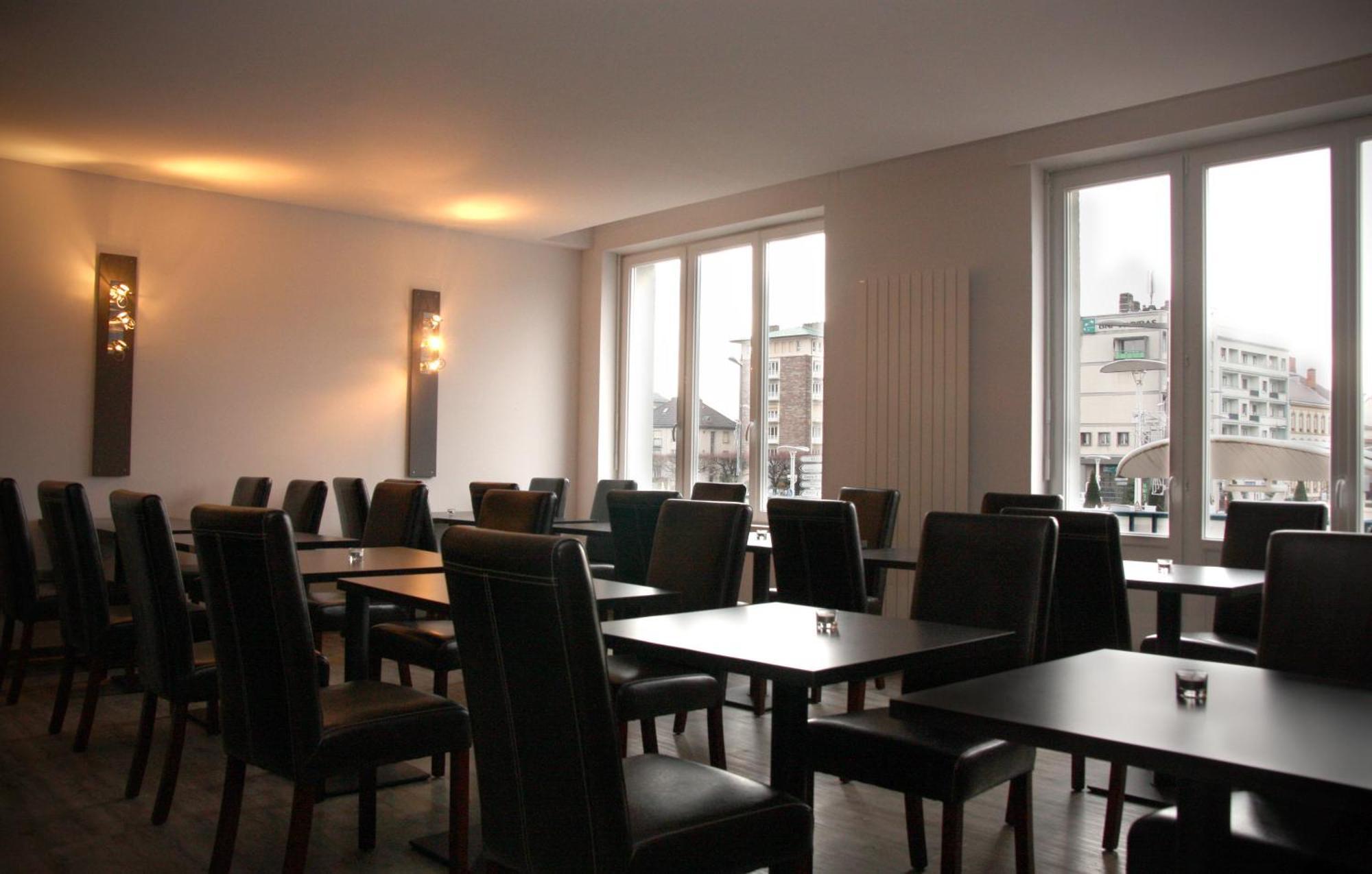 Hotel Bar Le Globe Saint-Die-des-Vosges Bagian luar foto