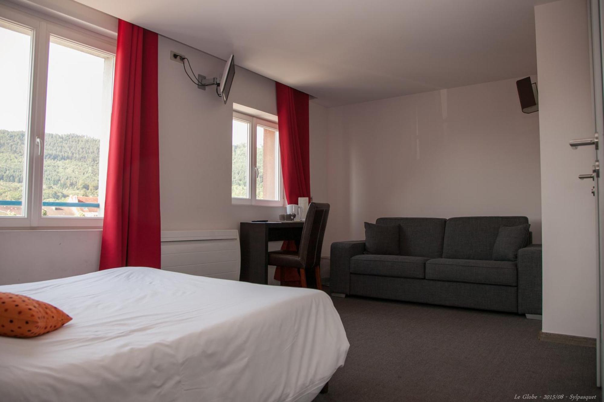 Hotel Bar Le Globe Saint-Die-des-Vosges Ruang foto