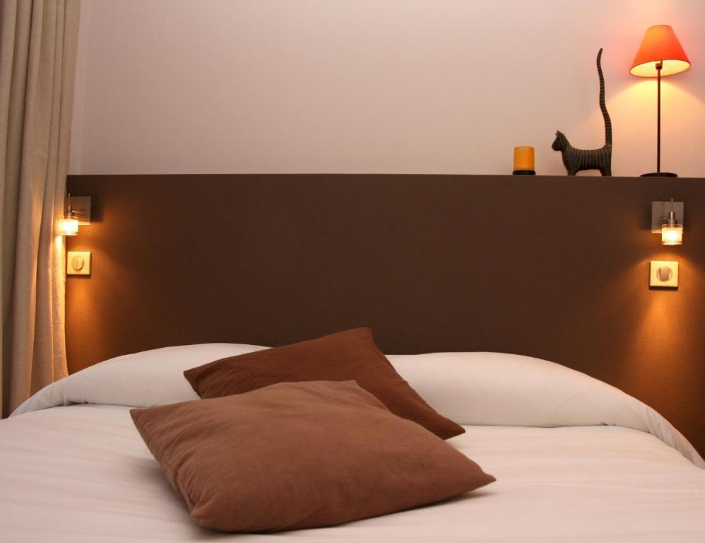 Hotel Bar Le Globe Saint-Die-des-Vosges Ruang foto