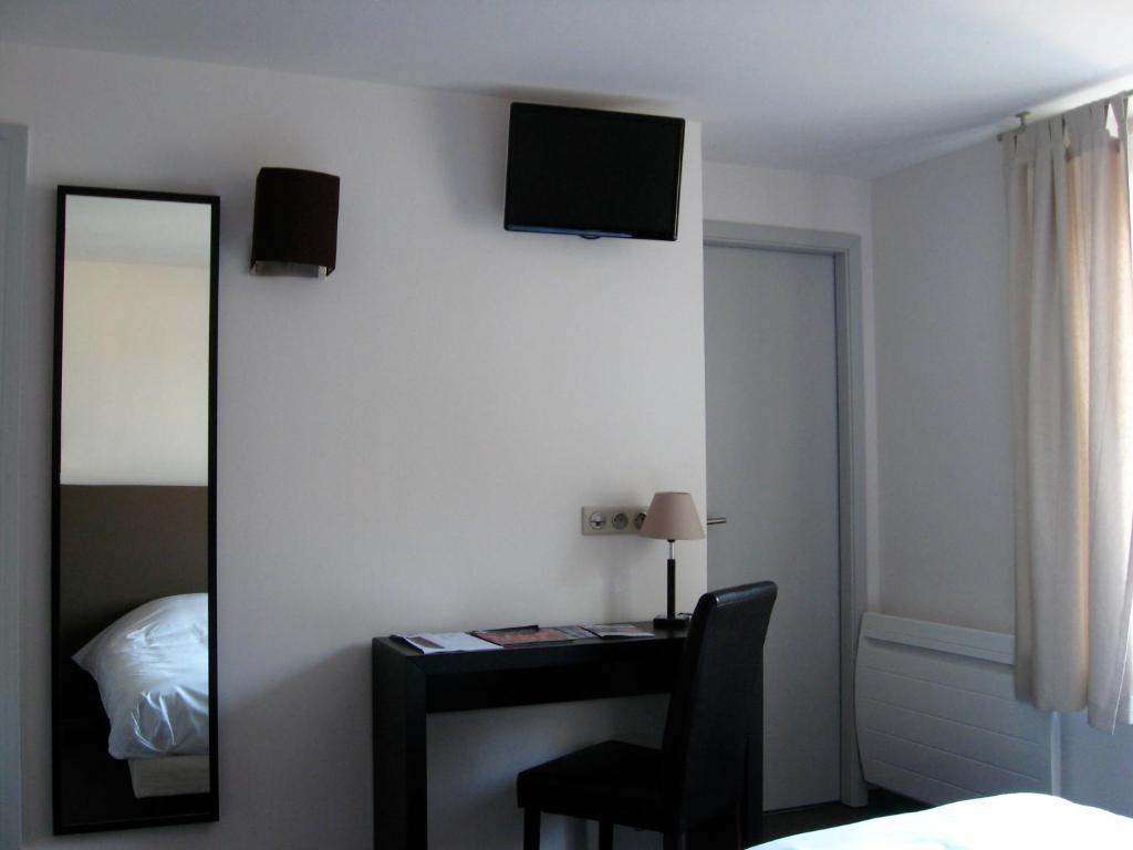 Hotel Bar Le Globe Saint-Die-des-Vosges Ruang foto