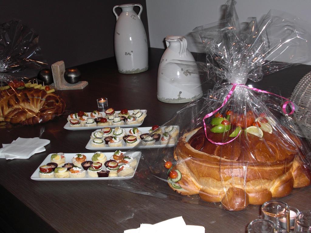 Hotel Bar Le Globe Saint-Die-des-Vosges Bagian luar foto