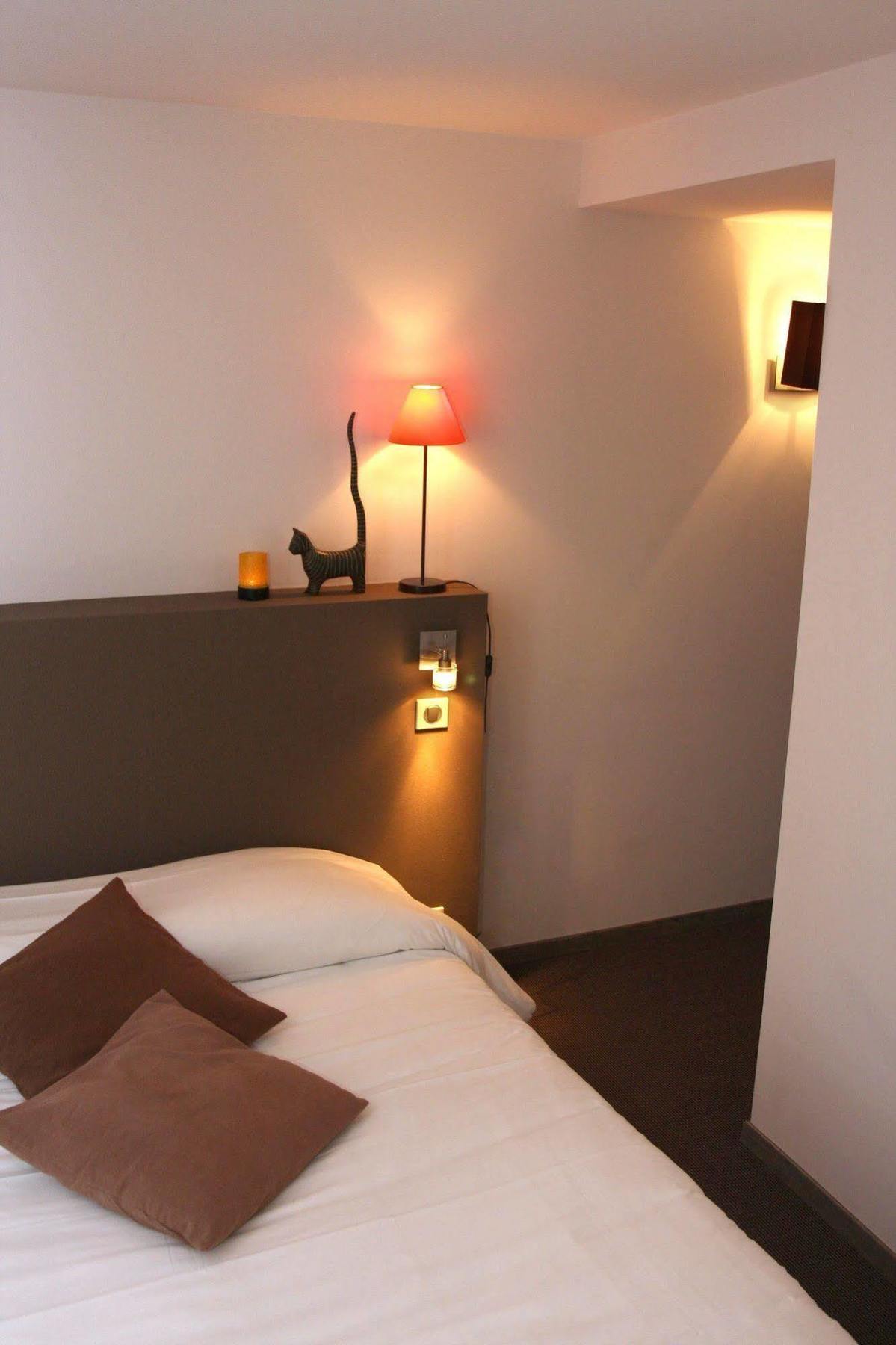Hotel Bar Le Globe Saint-Die-des-Vosges Bagian luar foto