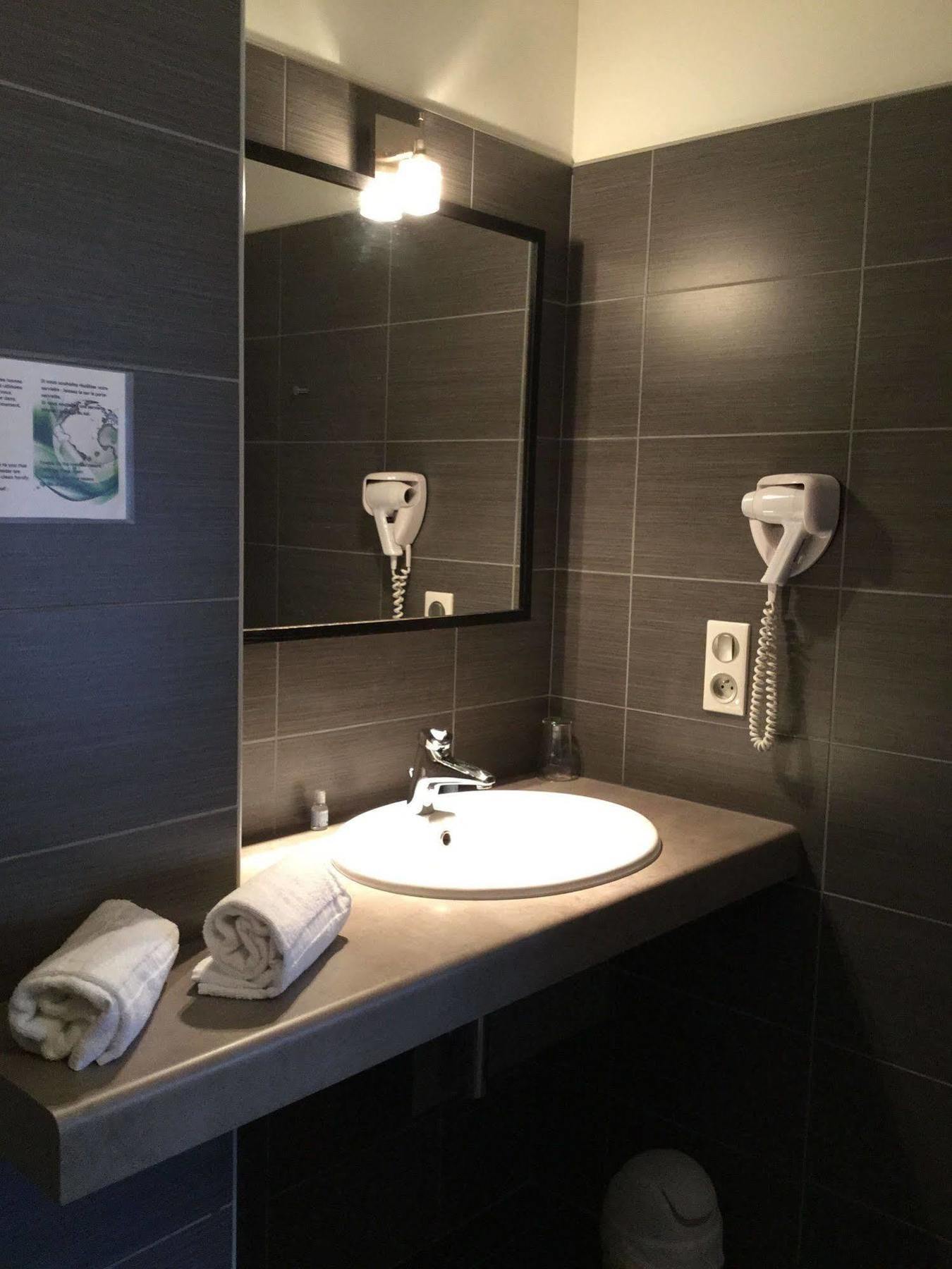 Hotel Bar Le Globe Saint-Die-des-Vosges Bagian luar foto